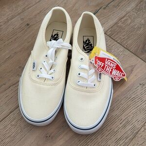 Brand New Vans size 6Y